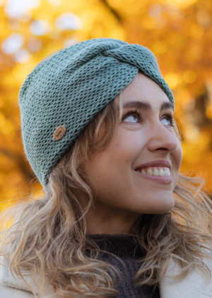 BEHMO Estų rankų darbo merino galvos apdangalas PISTAZIA moterims ir mergaitėms - NAUJAS IŠPARDAVIMAS