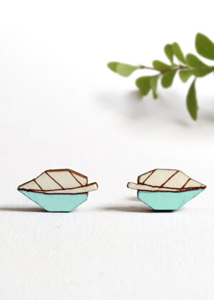 Rankų darbo mediniai auskarai Lapai mėtų žalumo - NAUDOJIMAS - KUR GALITE NUSIPIRKTI - Image 4