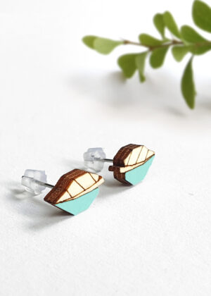 Rankų darbo mediniai auskarai Lapai mėtų žalumo - NAUDOJIMAS - KUR GALITE NUSIPIRKTI - Image 3