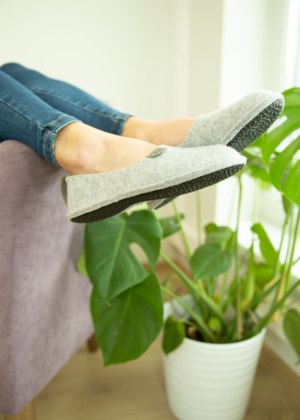 TOKU naturaalsest vildist ja kummitallaga sussid  hallid -KOHE LAOS - Image 4