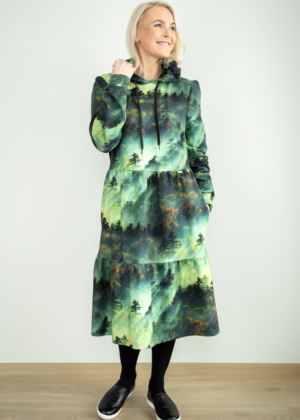 Avara lõikega pikem figuurisõbralik taskute ja kapuutsiga kleit Helen Rabamets-Kohe laos suurus XL - Image 2