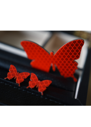 Helkiv ehtekomplekt liblikas punane-komplekti kuulub punane liblika kujuline helkur-pross  ja punased liblika kõrvarõngad-KOHE LAOS - Image 1