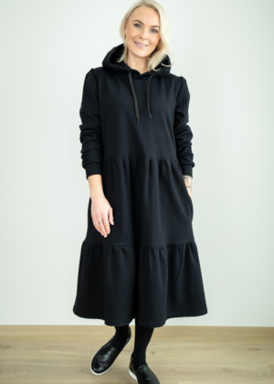 Avara lõikega pikem figuurisõbralik taskute ja kapuutsiga  kleit Helen Must-UUDIS-kohe laos suurus M(38-40) -teised suurused tellimisel - Image 1