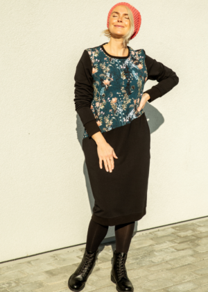 Stiilne must taskutega pusakleit Sügislilled-Kohe laos viimane suurus M(38-40) - Image 1