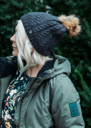 Huppa fliisvooodri ja naturaalse karvaga tumehall naiste sügis-talvine müts Ash-KOHE LAOS