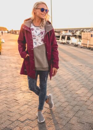 HUPPA stiilne vihma ja tuulekindel  bordoolilla  40 gr soojustusega naiste kevad-sügis parka