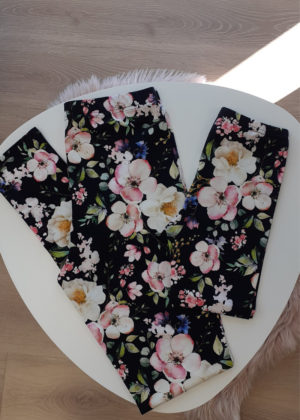 Mugav  venivast kangast  retuuside komplekt Õunapuuõied  emale(suurus L) ja tütrele(suurus 122 cm) -KOHE LAOS