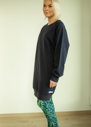 Pikem avara lõikega taskutega pusa tumesinine-kohe laos M - Image 3