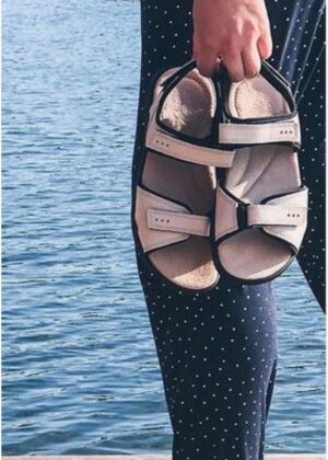 NATURAALSEST NAHAST Eestis käsitööna valminud kerged  sandaalid Liiva valge-KOHE LAOS - Image 2