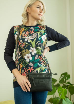 Efektne  tumesinine pusa Dzungel- kohe laos suurused M ja L -viimased-SUPER HIND - Image 1