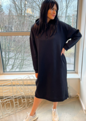 VERO MODA  must avara lõikega pikk kapuutsiga dresskleit Saija-KOHE LAOS - Image 1