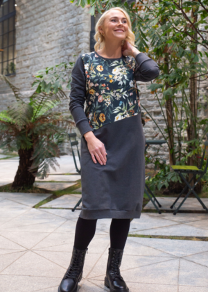 Stiilne tumehall taskutega pusakleit Aasalilled-Suurus S kohe laos-teised suurused  tellimisel - Image 4