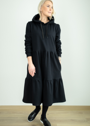 Avara lõikega pikem figuurisõbralik taskute ja kapuutsiga  kleit Helen Must-UUDIS-kohe laos suurus M(38-40) -teised suurused tellimisel - Image 3