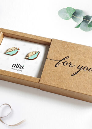 Rankų darbo mediniai auskarai Lapai mėtų žalumo - NAUDOJIMAS - KUR GALITE NUSIPIRKTI - Image 2